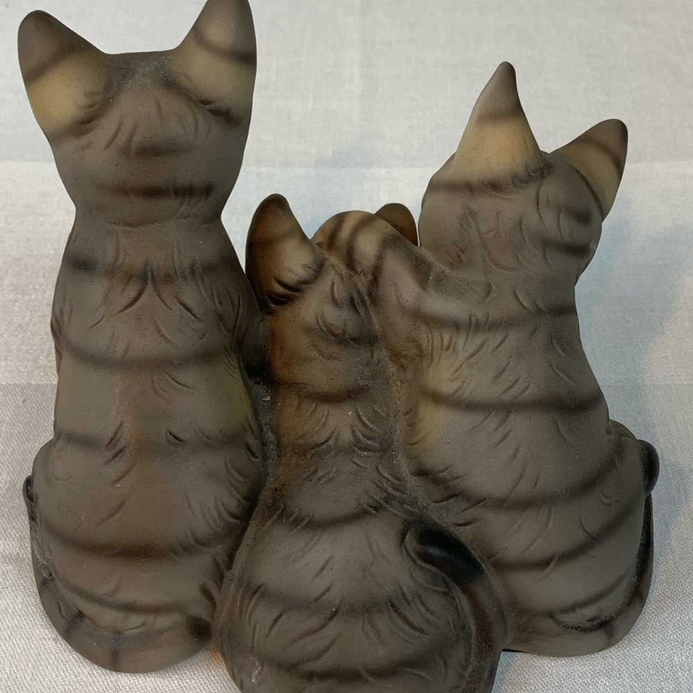 Vintage Stripe Kitten Trio Figurine - Picture 4 of 7
